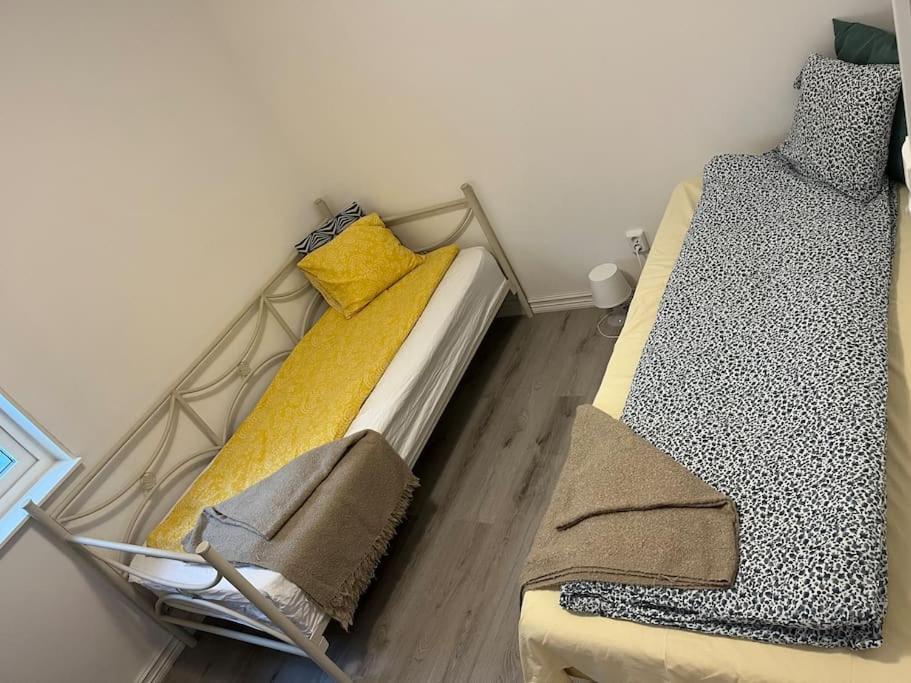 Holiday home Gaeststuga 100m Fran Sjoen
